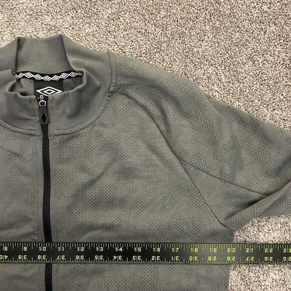 Umbro Kids Tech Soccer Full Zip Jacket Size XL (16/18) Gray Zipped Pockets NWT - Picture 8 of 14